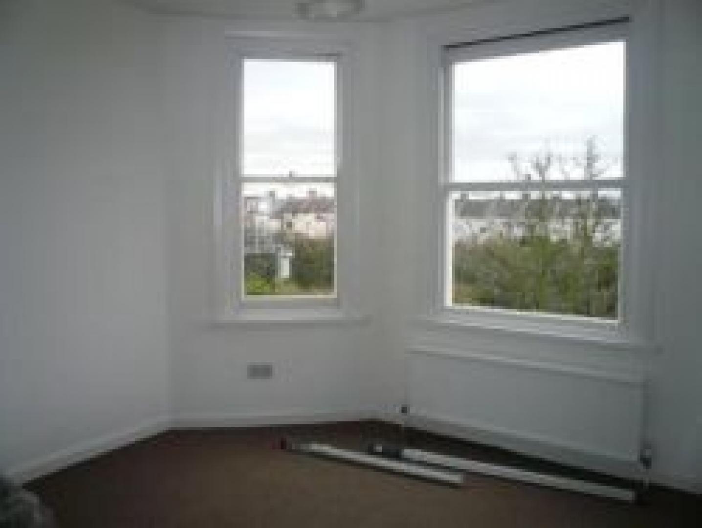 			2 Bedroom, 1 bath, 1 reception Flat			 Bathurst Gardens, KENSAL GREEN
