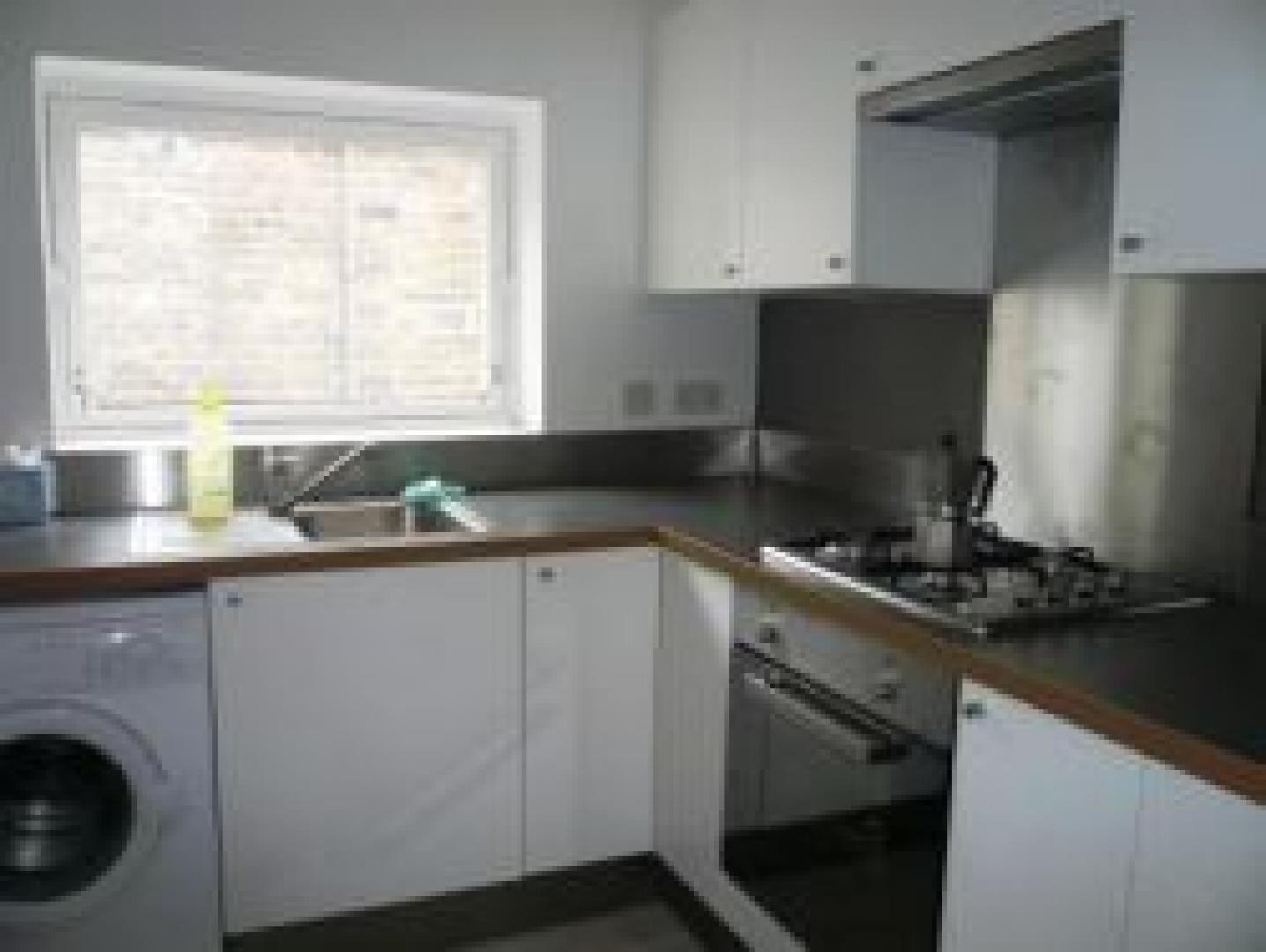 			2 Bedroom, 1 bath, 1 reception Flat			 Bathurst Gardens, KENSAL GREEN