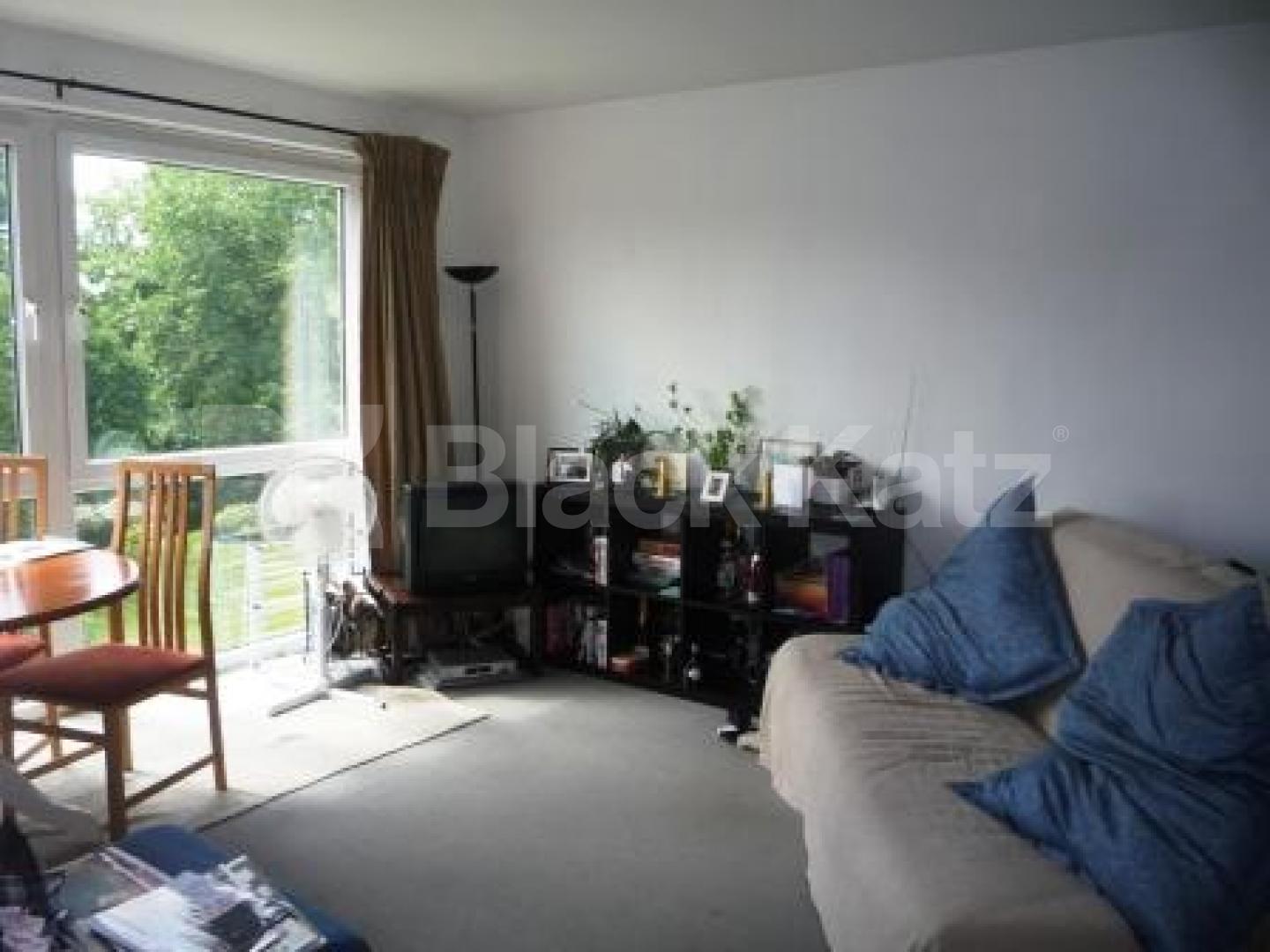 			2 Bedroom, 1 bath, 1 reception Flat			 Shepherds Hill, HIGHGATE N6