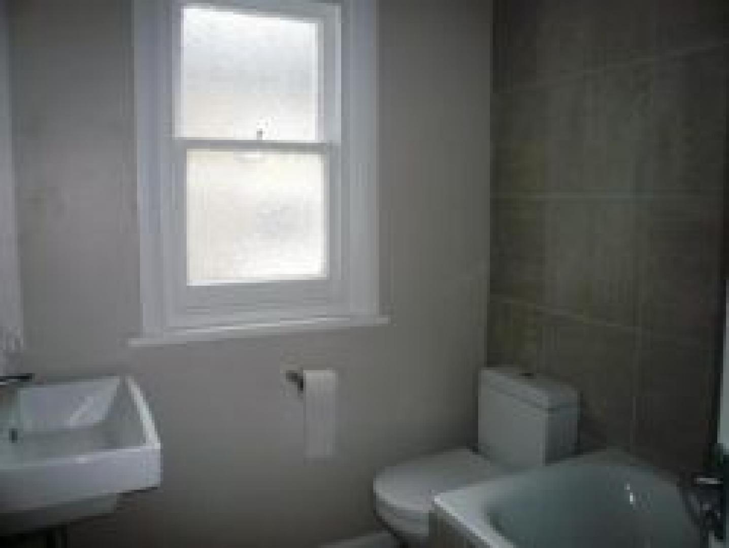 			2 Bedroom, 1 bath, 1 reception Flat			 Bathurst Gardens, KENSAL GREEN