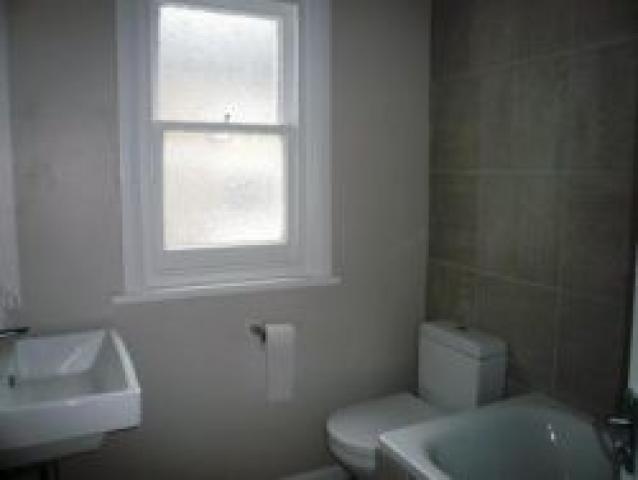 			2 Bedroom, 1 bath, 1 reception Flat			 Bathurst Gardens, KENSAL GREEN