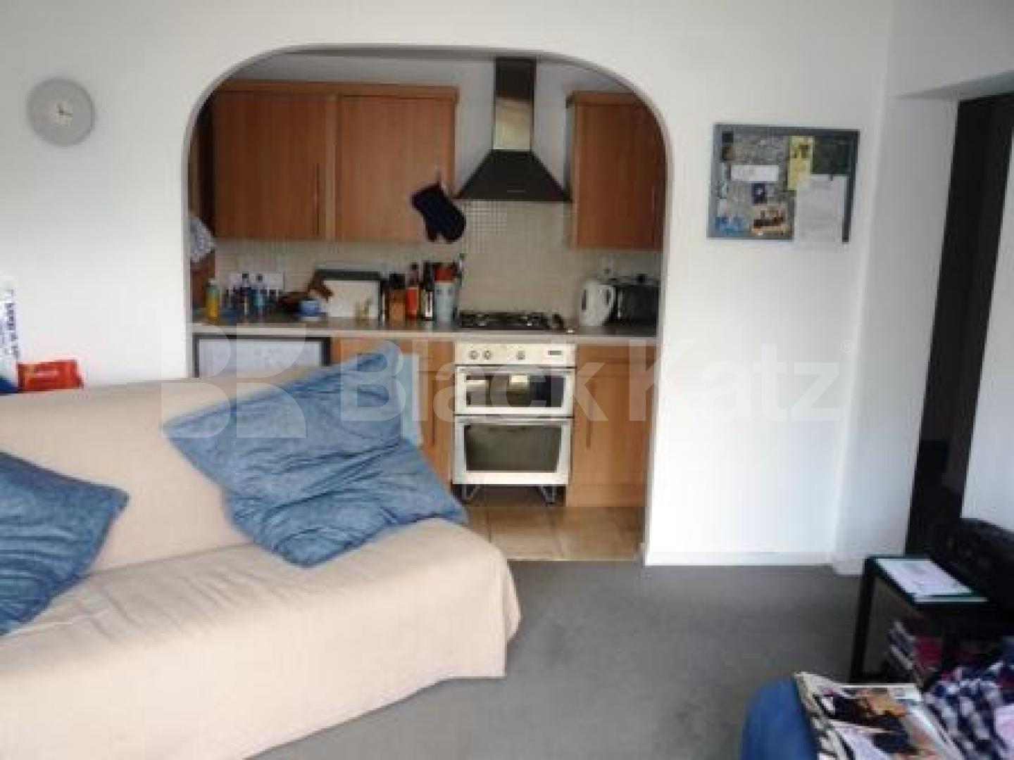			2 Bedroom, 1 bath, 1 reception Flat			 Shepherds Hill, HIGHGATE N6