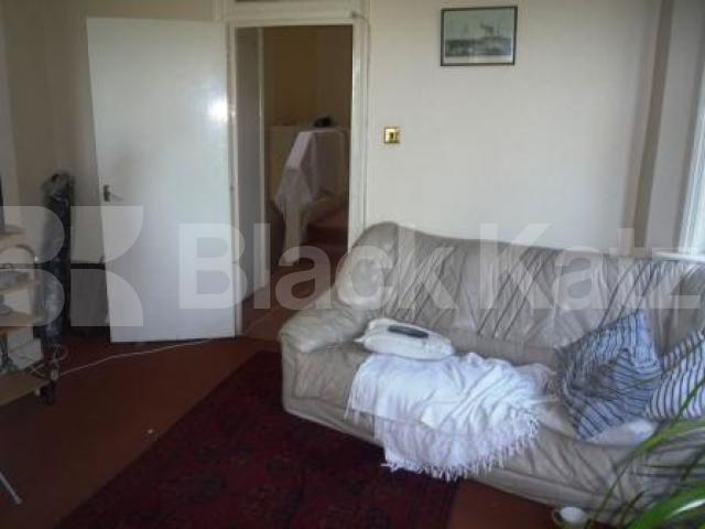 			LET!, 3 Bedroom, 1 bath, 1 reception Flat			 Archway Road, LONDON