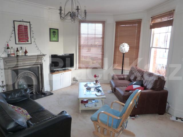 			3 Bedroom, 1 bath, 1 reception Flat			 Nightingale Lane, CROUCH END