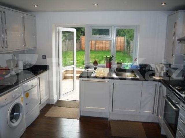 			2 Bedroom, 1 bath, 1 reception Flat			 Park Avenue, ALEXANDRA PALACE