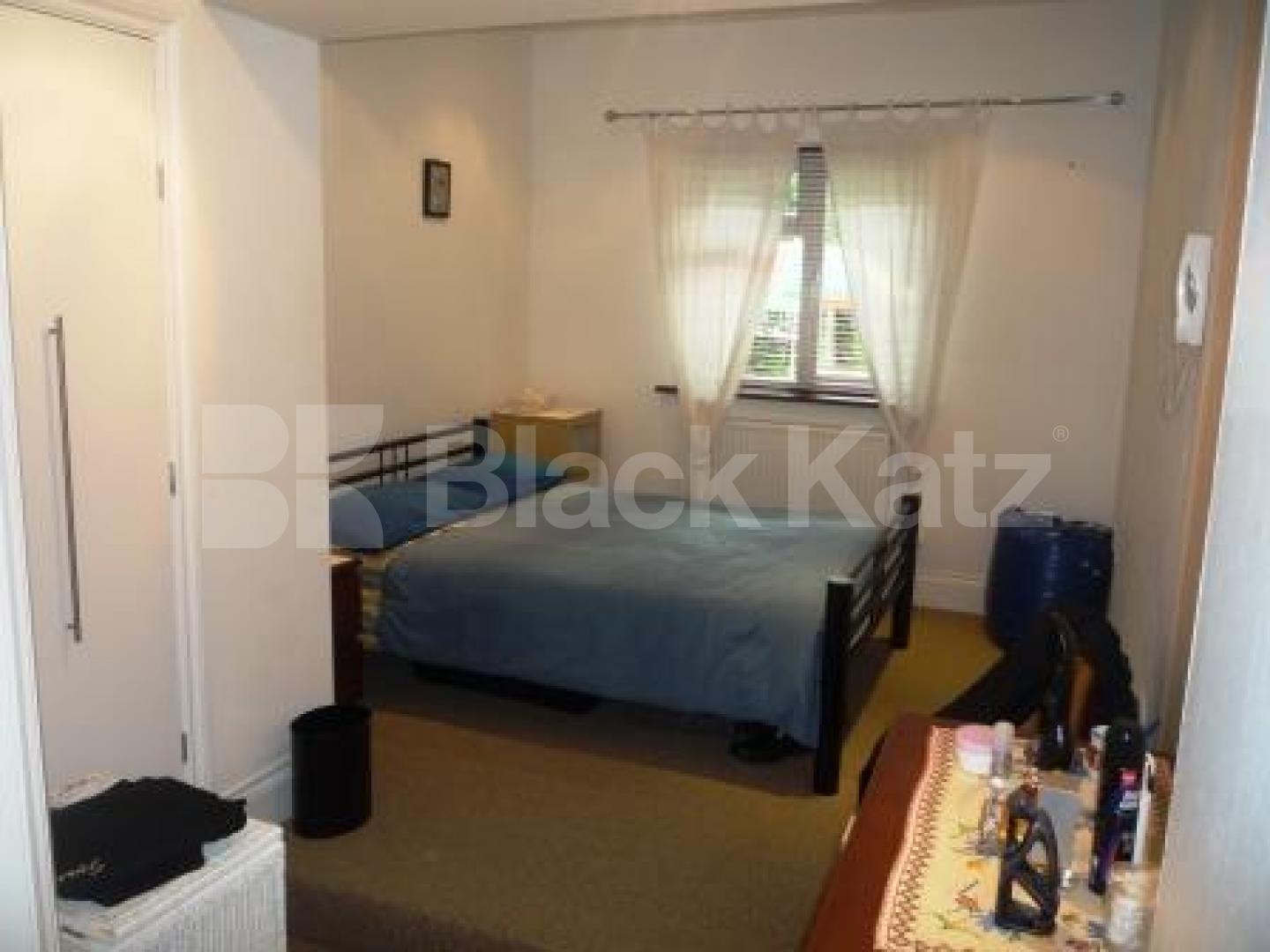 			2 Bedroom, 1 bath, 1 reception Flat			 Park Avenue, ALEXANDRA PALACE