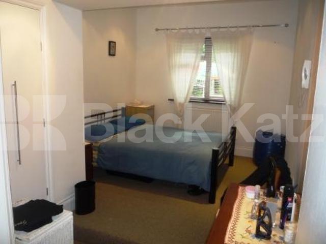 			2 Bedroom, 1 bath, 1 reception Flat			 Park Avenue, ALEXANDRA PALACE