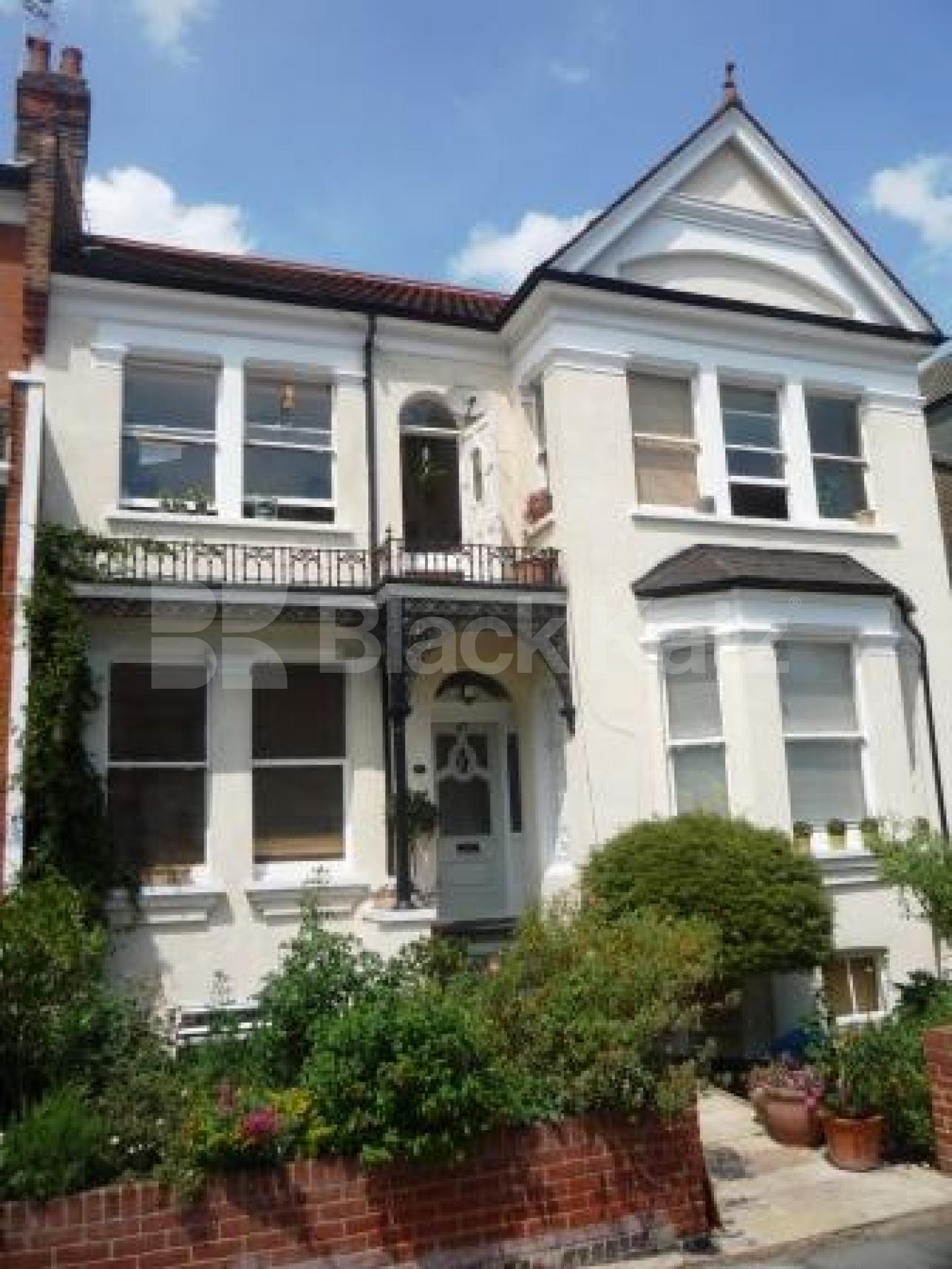 			LET!, 2 Bedroom, 1 bath, 1 reception House			 Muswell Road, Muswell Road n10