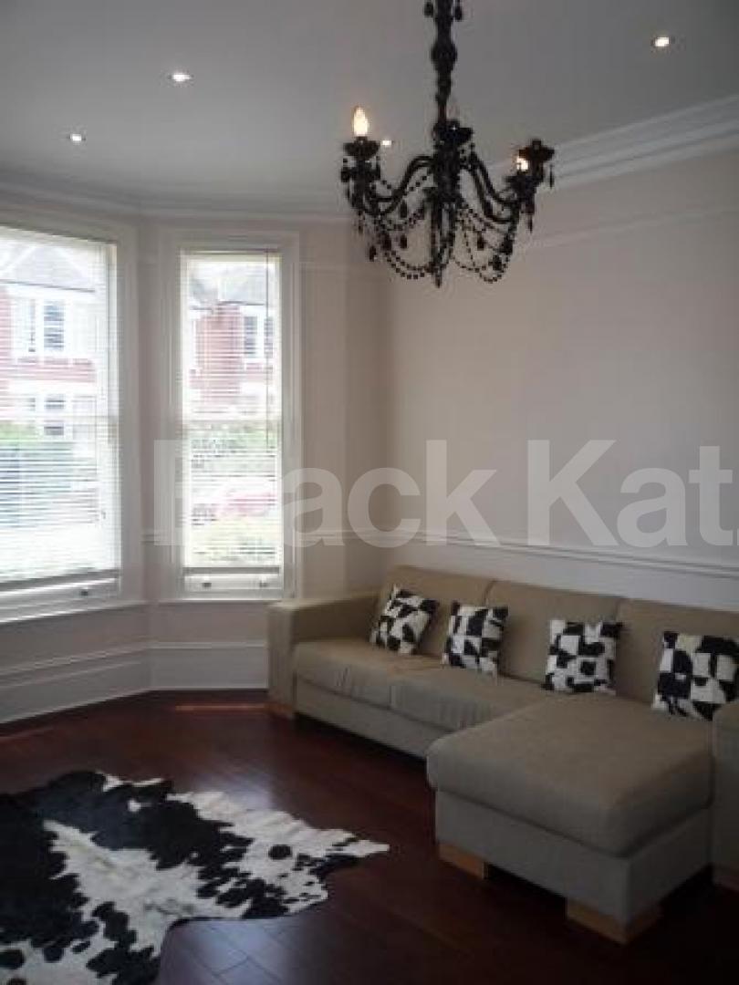 			LET!, 2 Bedroom, 1 bath, 1 reception House			 Muswell Road, Muswell Road