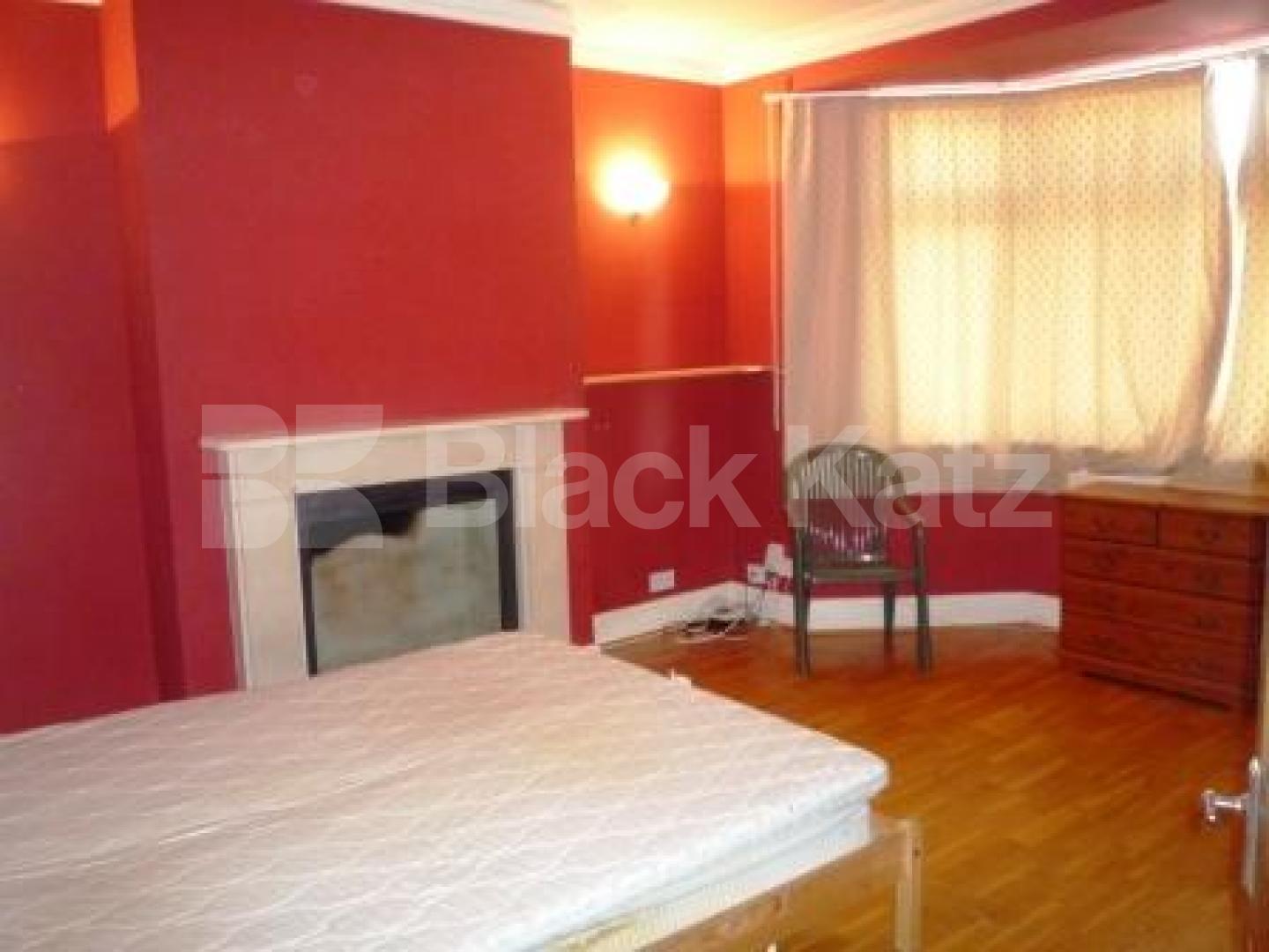 			4 Bedroom, 1 bath, 1 reception House			 Albert Road, ALEXANDRA PALACE N22