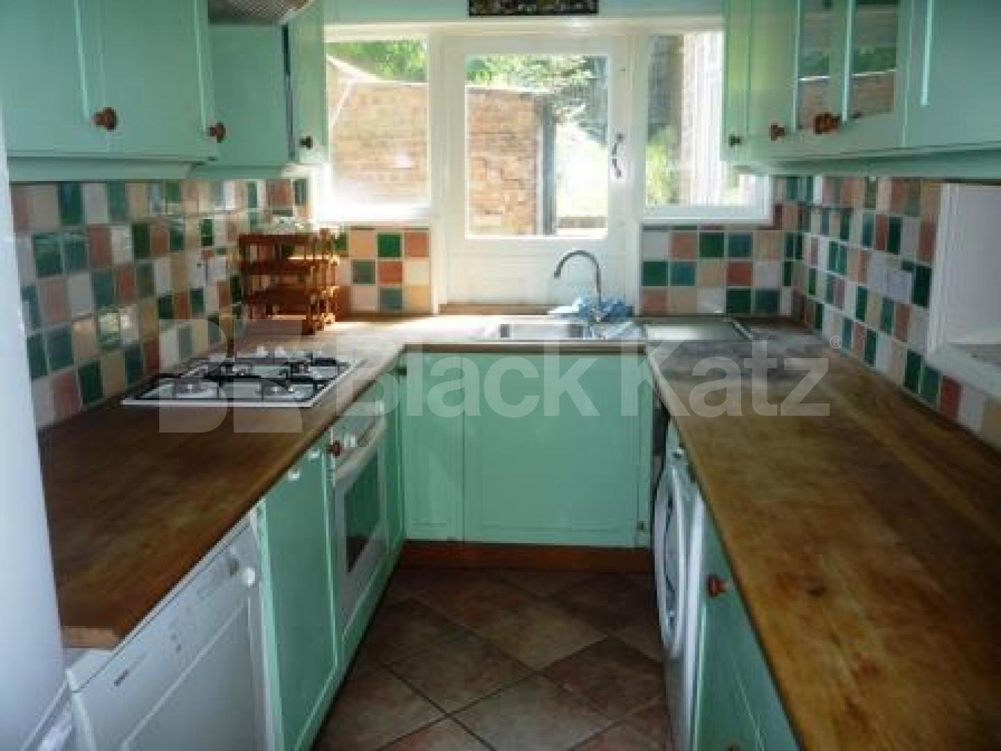			4 Bedroom, 1 bath, 1 reception House			 Albert Road, ALEXANDRA PALACE N22