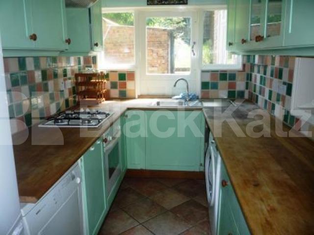 			4 Bedroom, 1 bath, 1 reception House			 Albert Road, ALEXANDRA PALACE N22