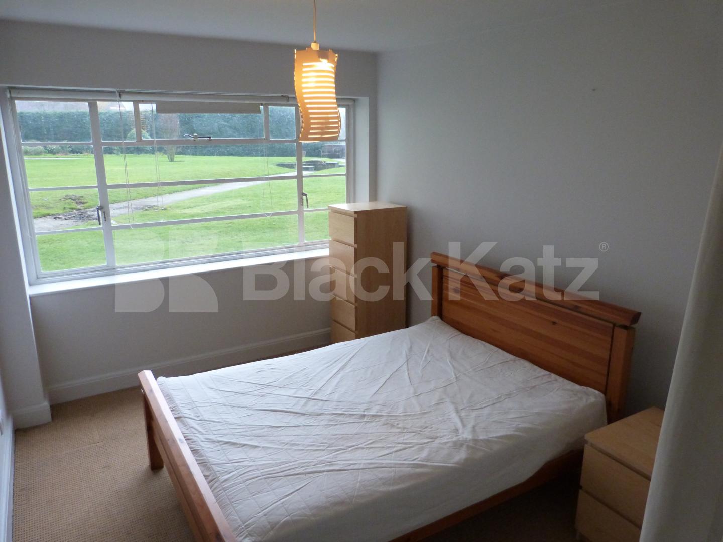 			INC. HEATING & HOT WATER!, 2 Bedroom, 1 bath, 1 reception Flat			 Hornsey Lane, Highgate