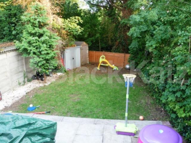 			2 Bedroom, 1 bath, 1 reception Mews House			 St. Michaels Close, North Finchley