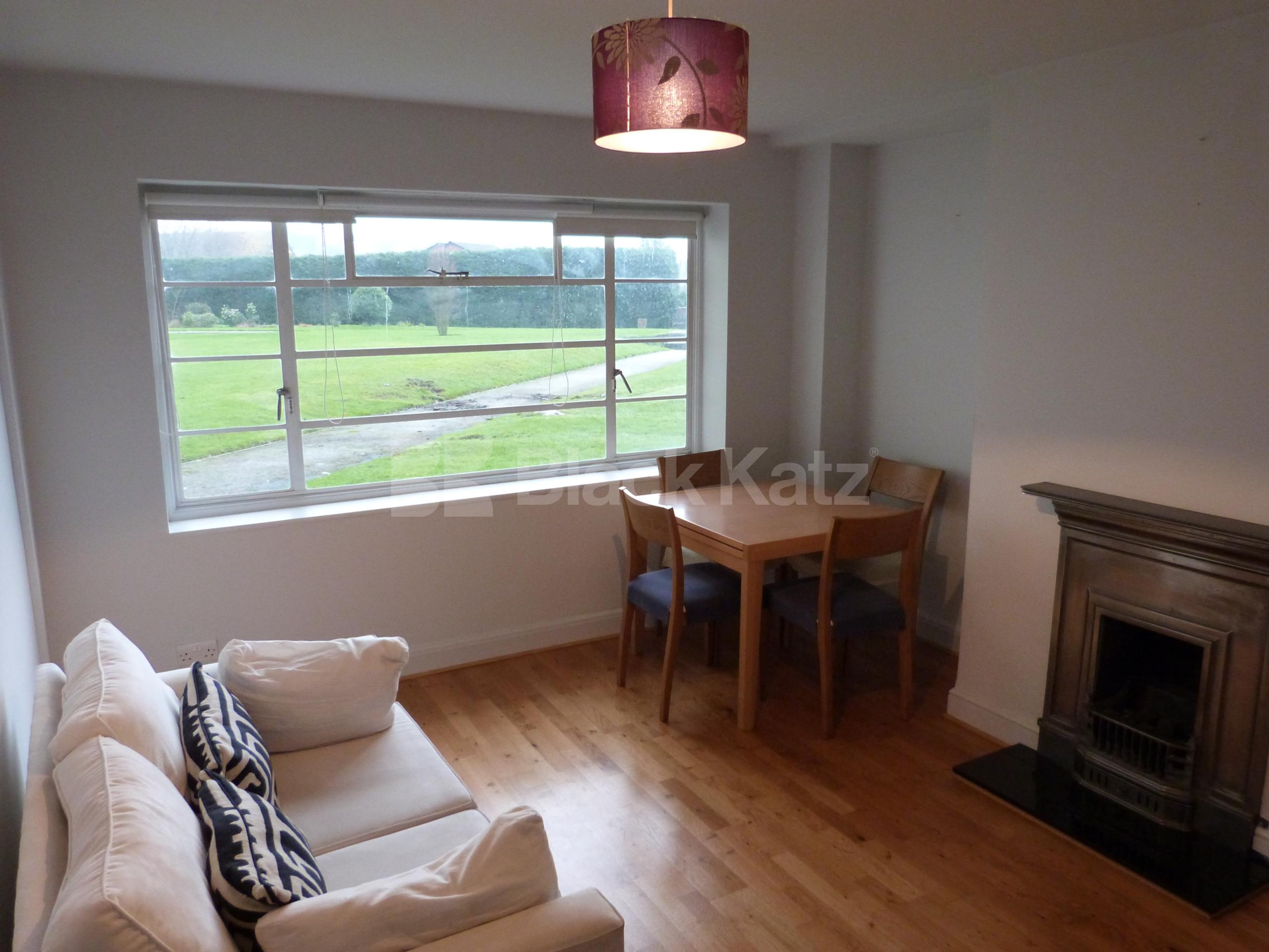 			INC. HEATING & HOT WATER!, 2 Bedroom, 1 bath, 1 reception Flat			 Hornsey Lane, Highgate N6