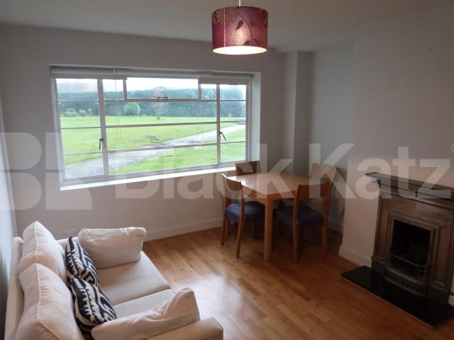 			INC. HEATING & HOT WATER!, 2 Bedroom, 1 bath, 1 reception Flat			 Hornsey Lane, Highgate