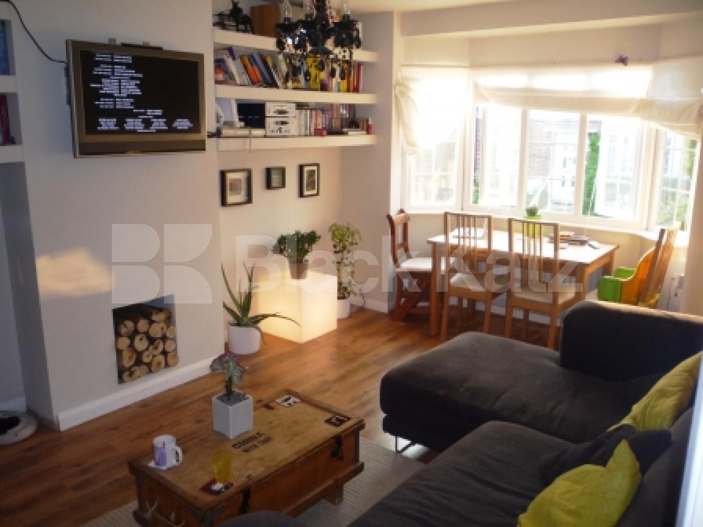 			2 Bedroom, 1 bath, 1 reception Mews House			 St. Michaels Close, North Finchley