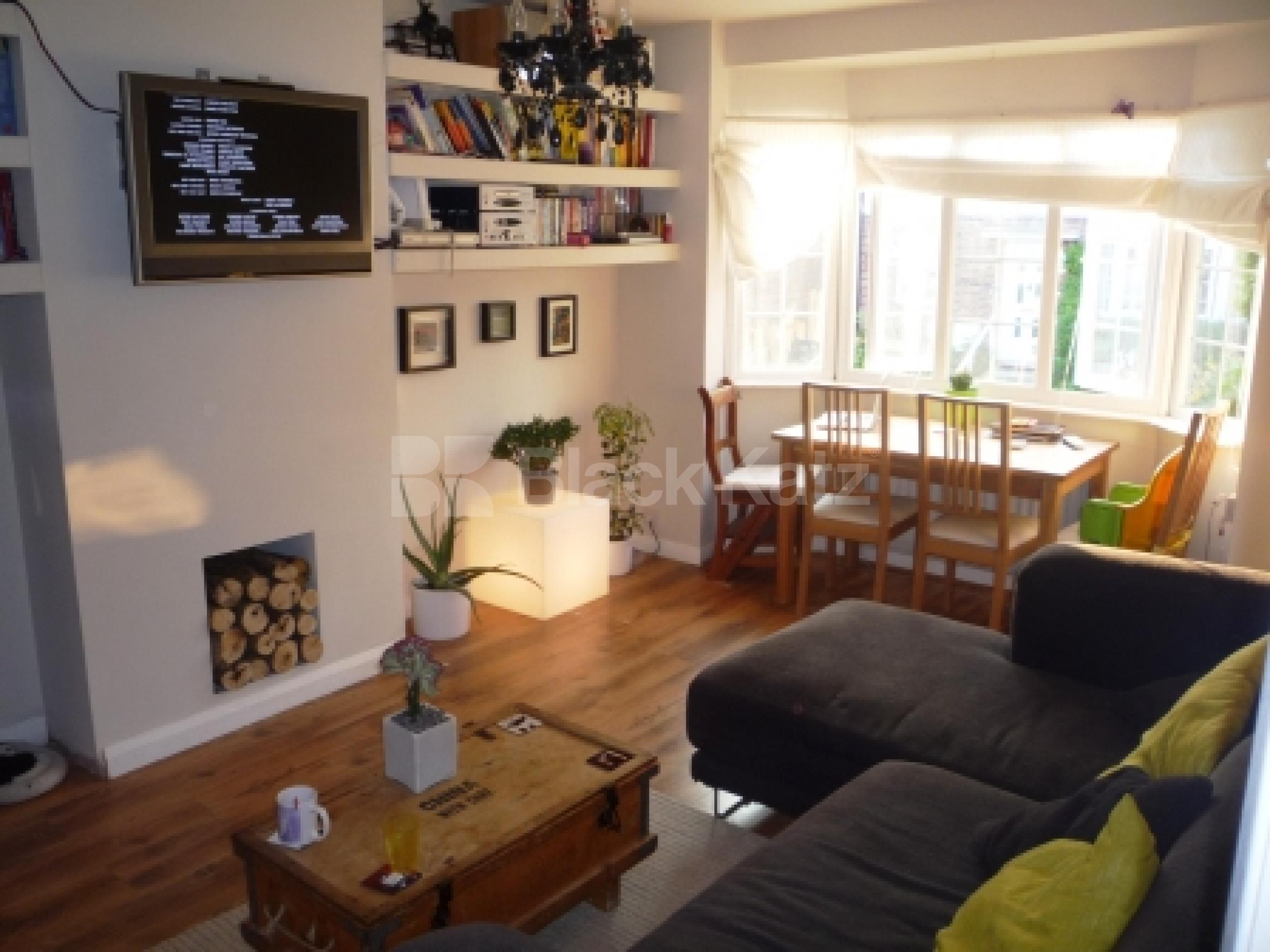			2 Bedroom, 1 bath, 1 reception Mews House			 St. Michaels Close, North Finchley N12
