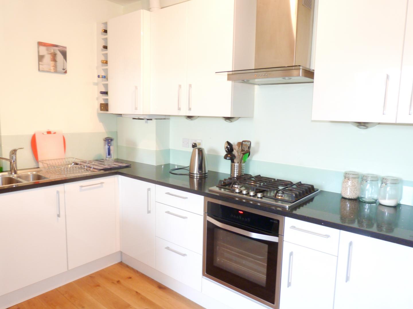 			Under Offer, 2 Bedroom, 1 bath, 1 reception Flat			 Greencroft Gardens, SOUTH HAMPSTEAD