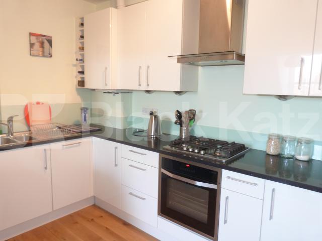 			Fantastic Property !, 2 Bedroom, 1 bath, 1 reception Apartment			 Greencroft Gardens, South Hampstead