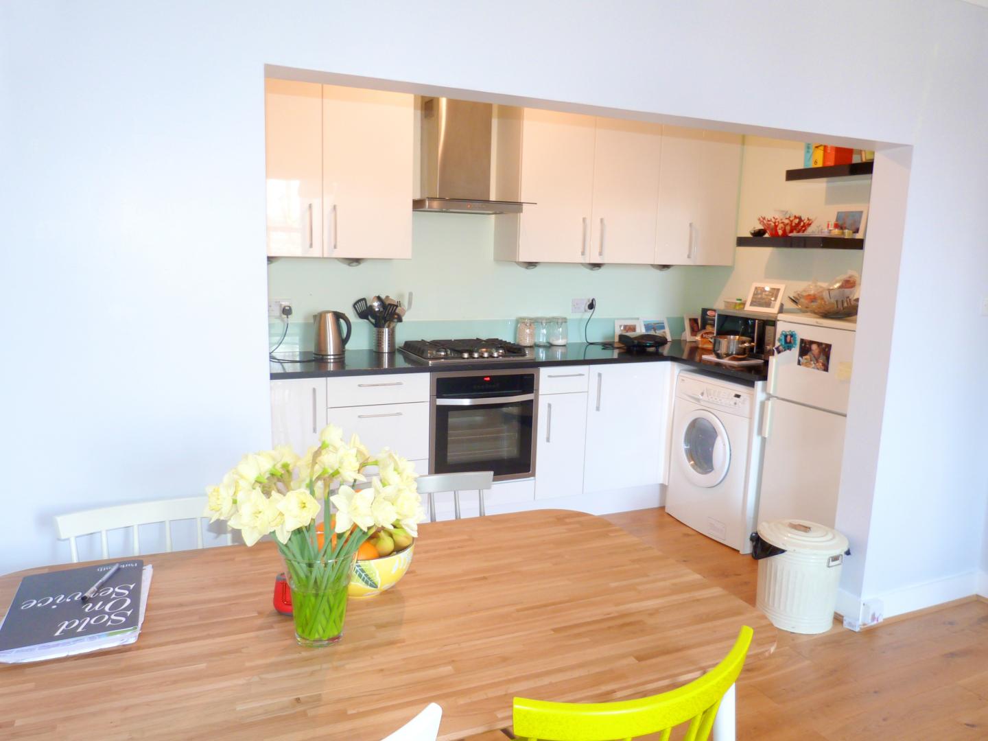 			Under Offer, 2 Bedroom, 1 bath, 1 reception Flat			 Greencroft Gardens, SOUTH HAMPSTEAD