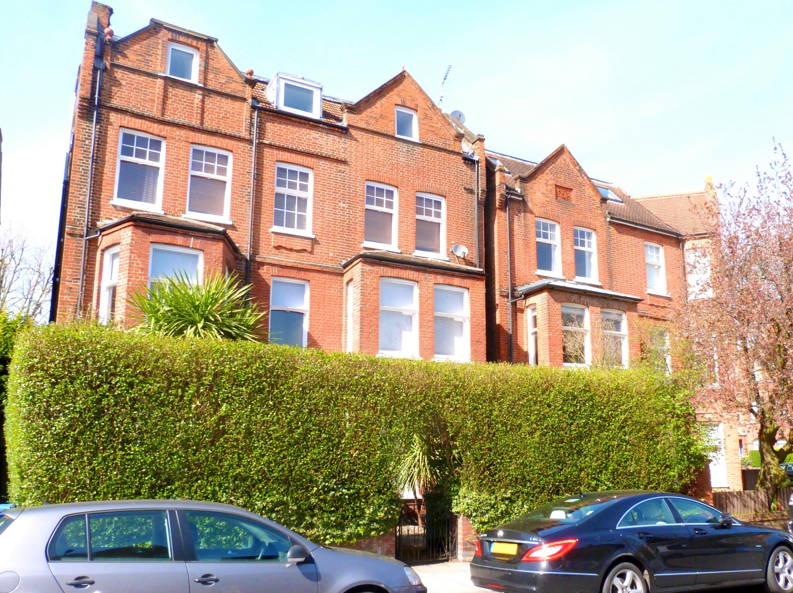 			Under Offer, 2 Bedroom, 1 bath, 1 reception Flat			 Greencroft Gardens, SOUTH HAMPSTEAD NW6