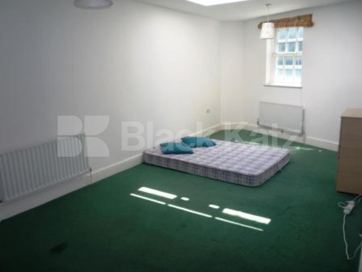 			2 Bedroom, 1 bath, 1 reception Mews House			 Hornsey High Street, The Mews, HORNSEY