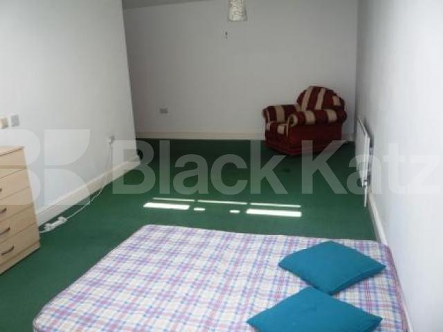 			2 Bedroom, 1 bath, 1 reception Mews House			 Hornsey High Street, The Mews, HORNSEY