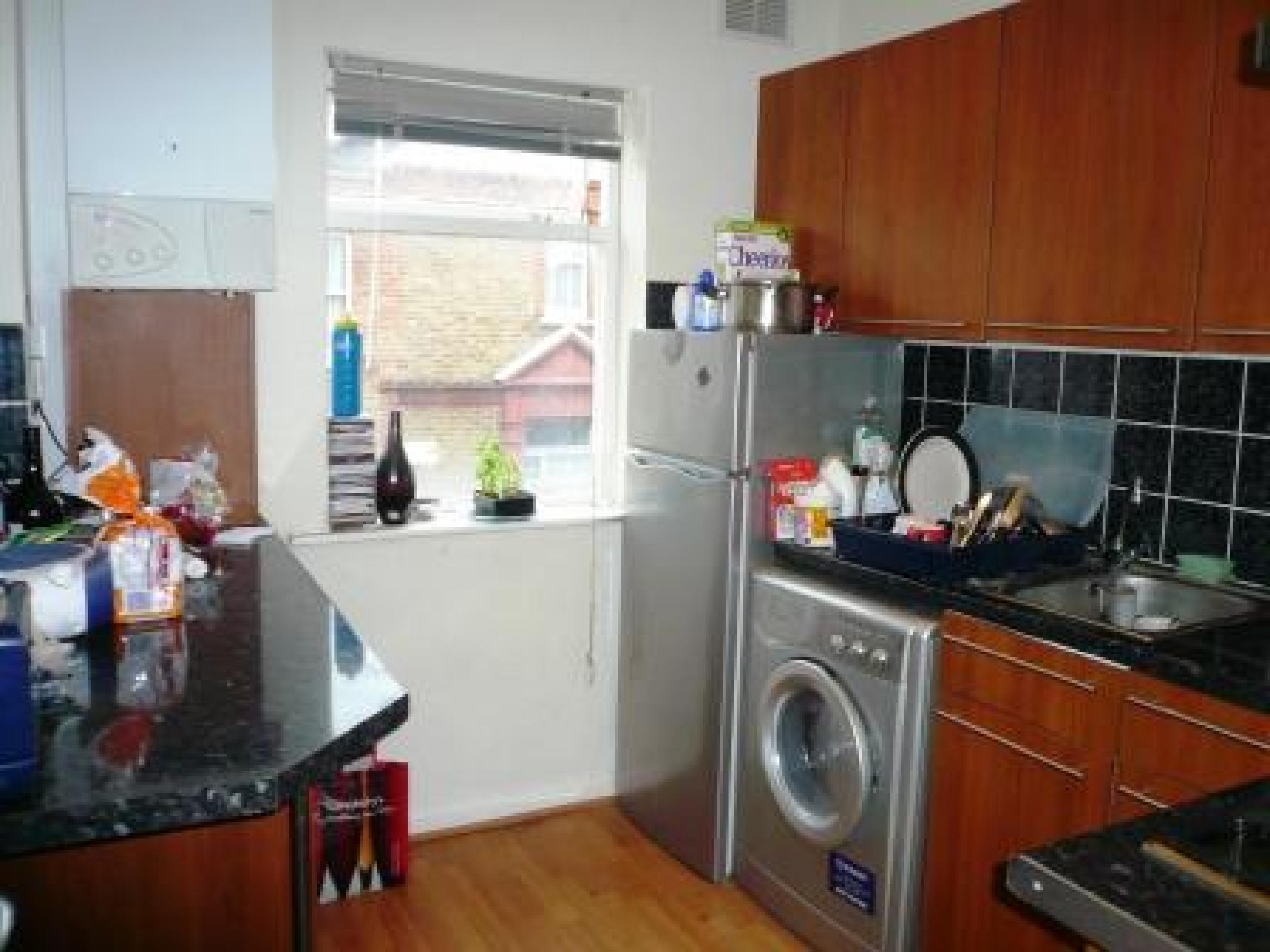 			VIEWINGS HIGHLY RECOMMENDED!, 1 Bedroom, 1 bath, 1 reception Flat			 Balmorel Road, WILLESDEN GREEN NW2