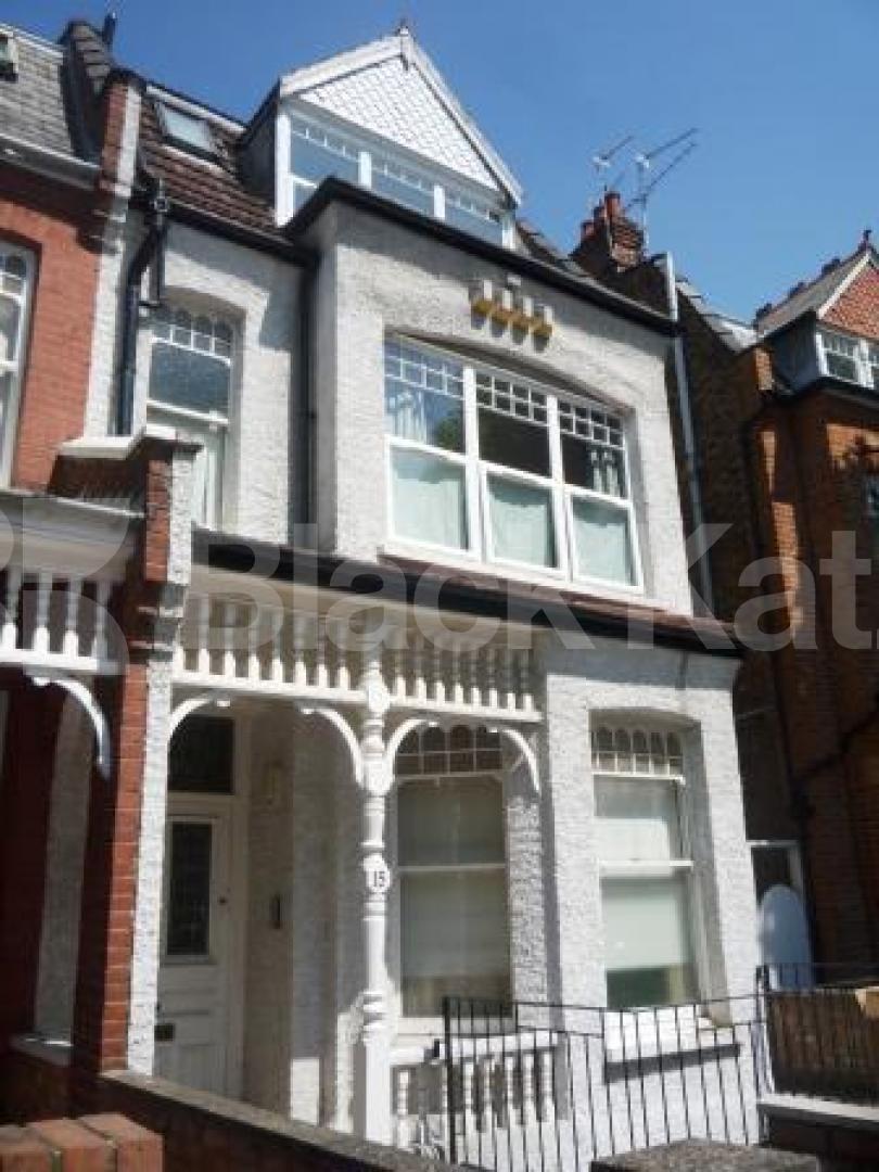 			3 Bedroom, 1 bath, 1 reception Flat			 Kings Avenue, Muswel Hill