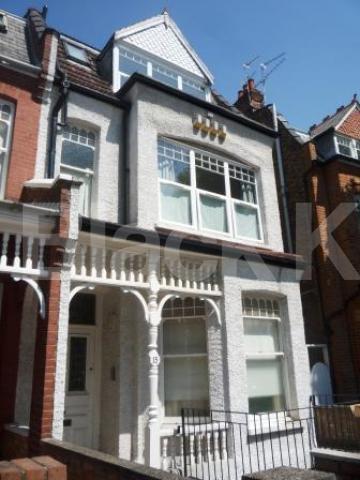 			3 Bedroom, 1 bath, 1 reception Flat			 Kings Avenue, Muswel Hill