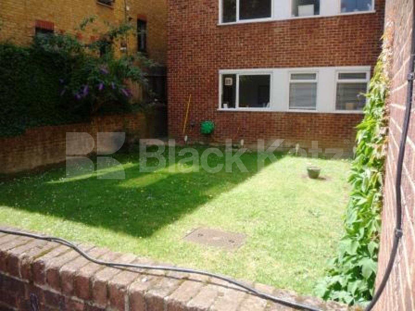 			2 Bedroom, 1 bath, 1 reception Flat			 Waverley Road, CROUCH END