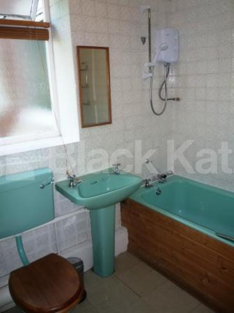 			2 Bedroom, 1 bath, 1 reception Flat			 Waverley Road, CROUCH END