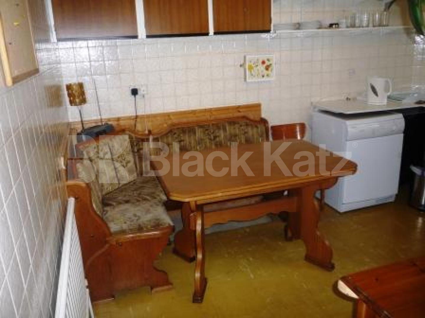 			2 Bedroom, 1 bath, 1 reception Flat			 Waverley Road, CROUCH END