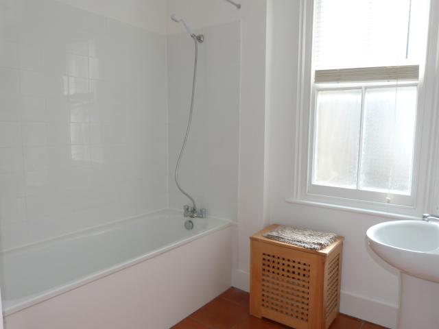 			NEWLY DECORATED, 2 Bedroom, 1 bath, 1 reception Flat			 Harvist Road, QUEENS PARK