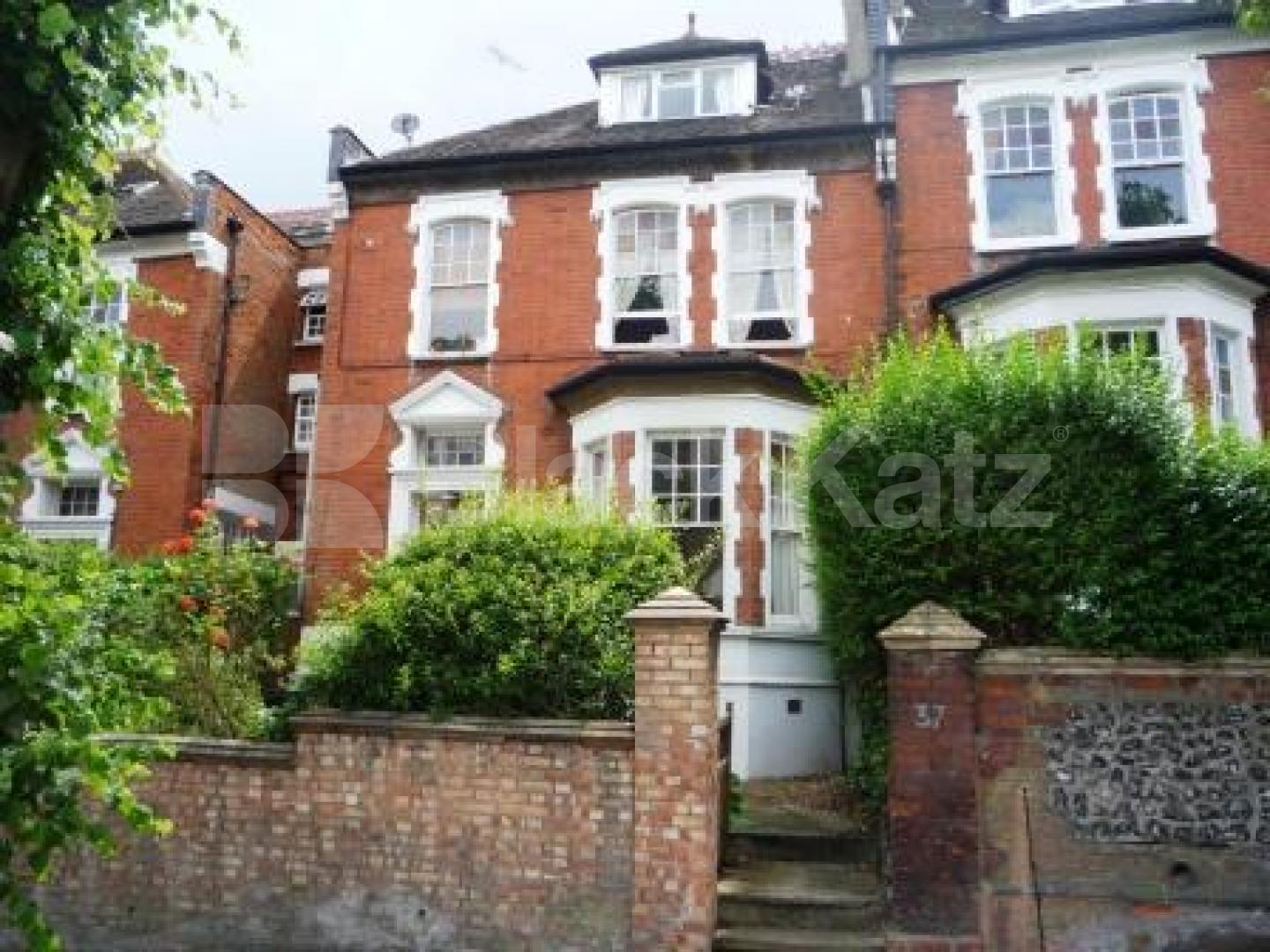 			2 Bedroom, 1 bath, 1 reception Flat			 Wolseley Road, Crouch End