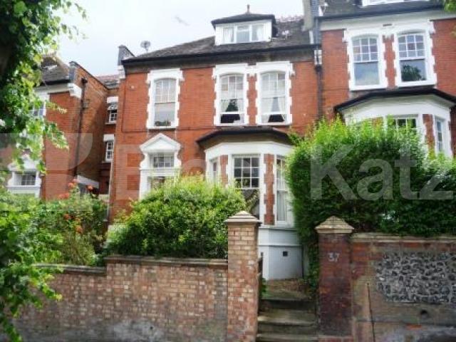 			2 Bedroom, 1 bath, 1 reception Flat			 Wolseley Road, Crouch End