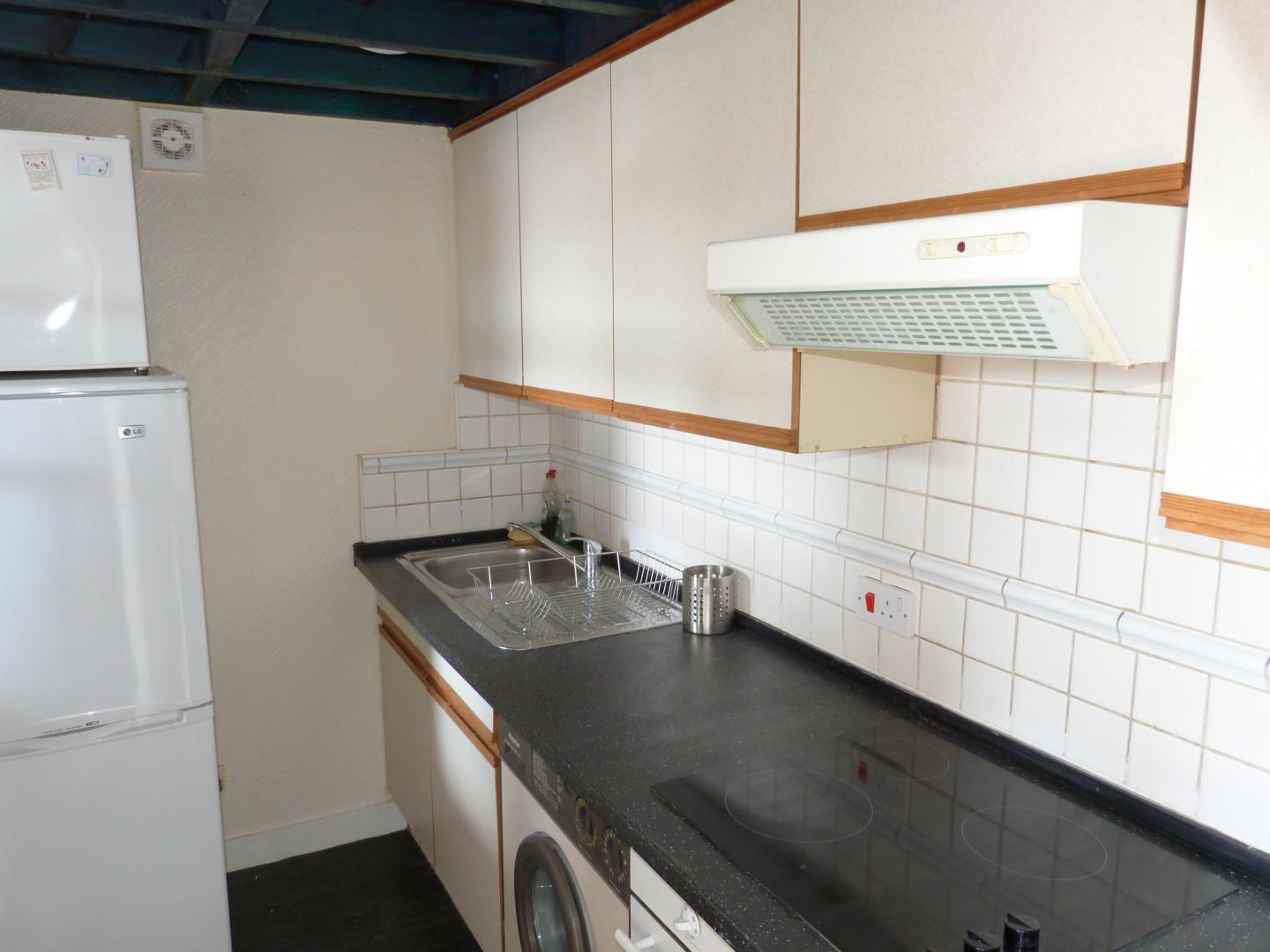 			2 Bedroom, 1 bath, 1 reception Flat			 Willesden Lane, KILBURN