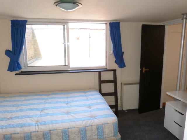 			2 Bedroom, 1 bath, 1 reception Flat			 Willesden Lane, KILBURN