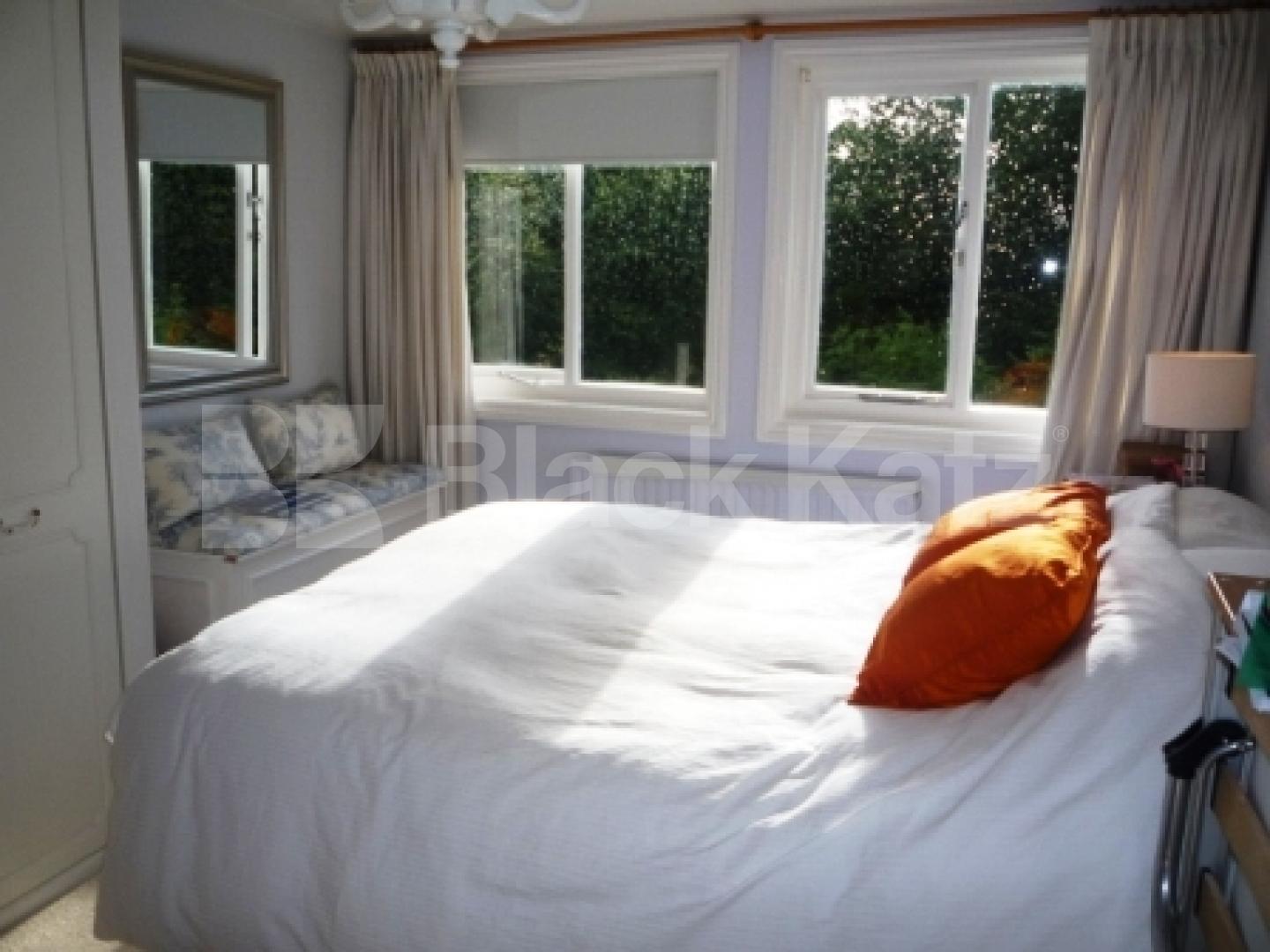 			1 Bedroom, 1 bath, 1 reception Flat			 Park Avenue, ALEXANDRA PALACE N22