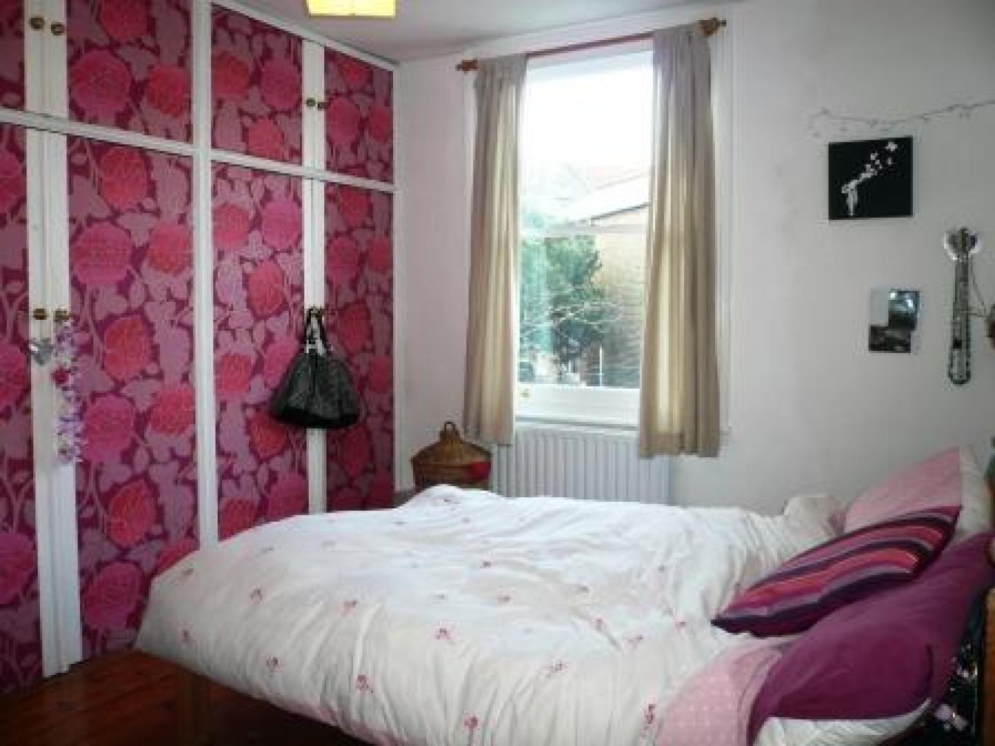			2 Bedroom, 1 bath, 1 reception Flat			 Bathurst Gardens, KENSAL GREEN