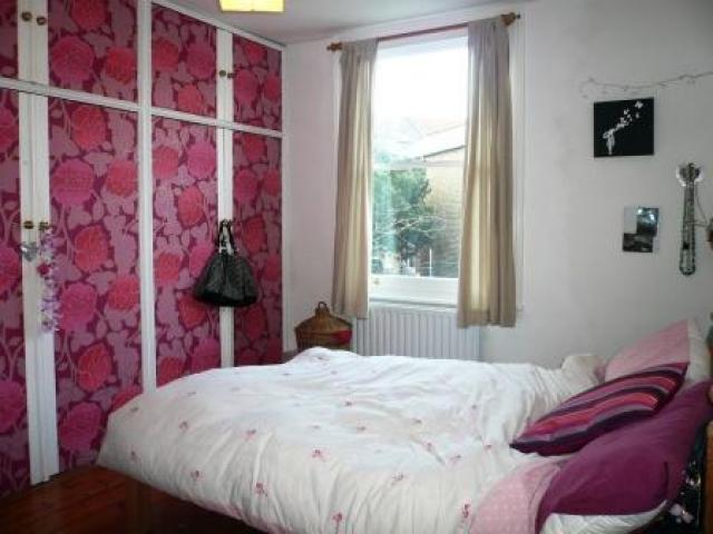 			2 Bedroom, 1 bath, 1 reception Flat			 Bathurst Gardens, KENSAL GREEN