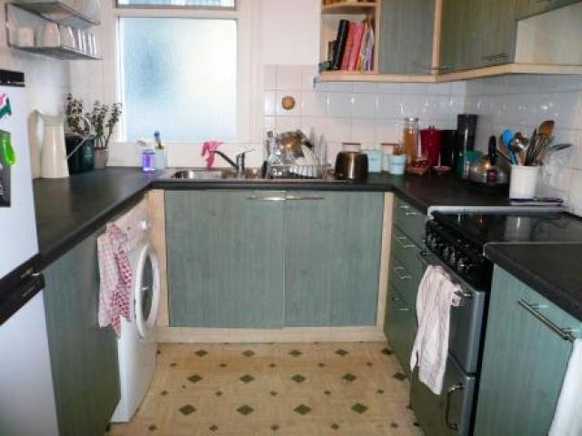 			2 Bedroom, 1 bath, 1 reception Flat			 Bathurst Gardens, KENSAL GREEN