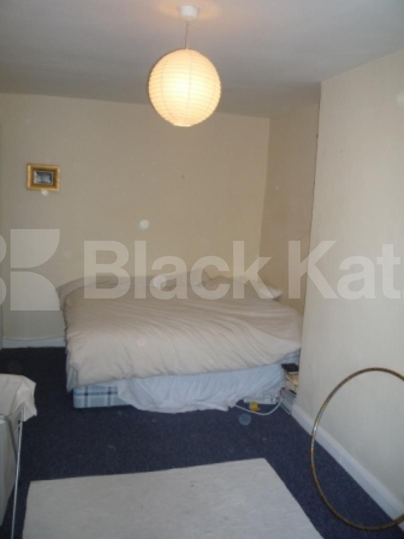 			2 Bedroom, 1 bath, 1 reception Flat			 Vartry Road, Seven Sisters