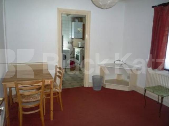 			AMAZING VALUE FOR MONEY!, 1 Bedroom, 1 bath, 1 reception Flat			 Ridge Road, CROUCH END