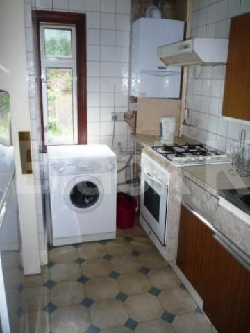 			AMAZING VALUE FOR MONEY!, 1 Bedroom, 1 bath, 1 reception Flat			 Ridge Road, CROUCH END