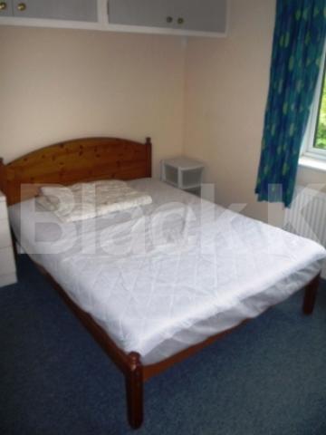 			2 Bedroom, 1 bath, 1 reception Flat			 Montenotte Road, CROUCH END N8