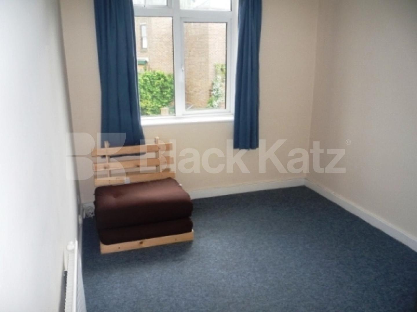 			2 Bedroom, 1 bath, 1 reception Flat			 Montenotte Road, CROUCH END N8