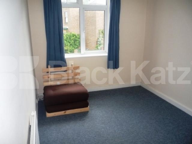 			2 Bedroom, 1 bath, 1 reception Flat			 Montenotte Road, CROUCH END N8