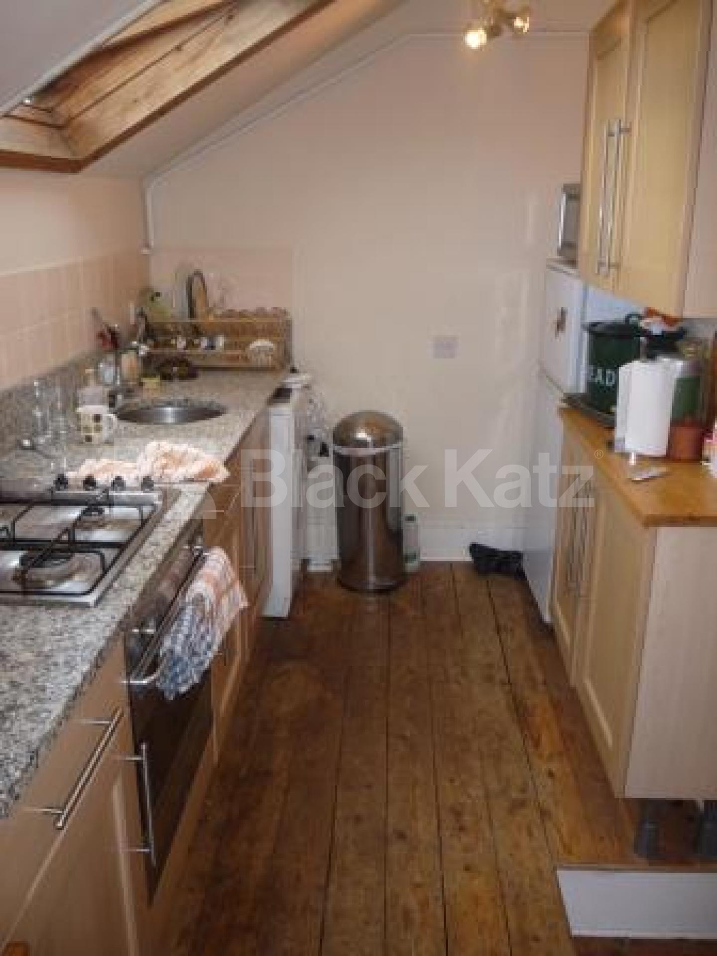 			LET!, 1 Bedroom, 1 bath, 1 reception Flat			 Rathcoole Gardens, CROUCH END N8